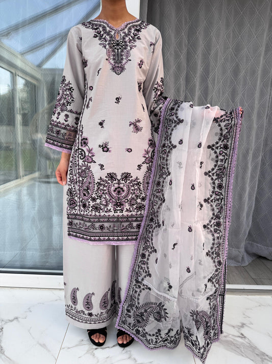 SIMRANS RAYAA - Embroidered soft cotton outfit with plazo