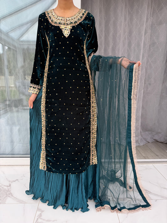 AYAT - Embroidered velvet kameez with lengha