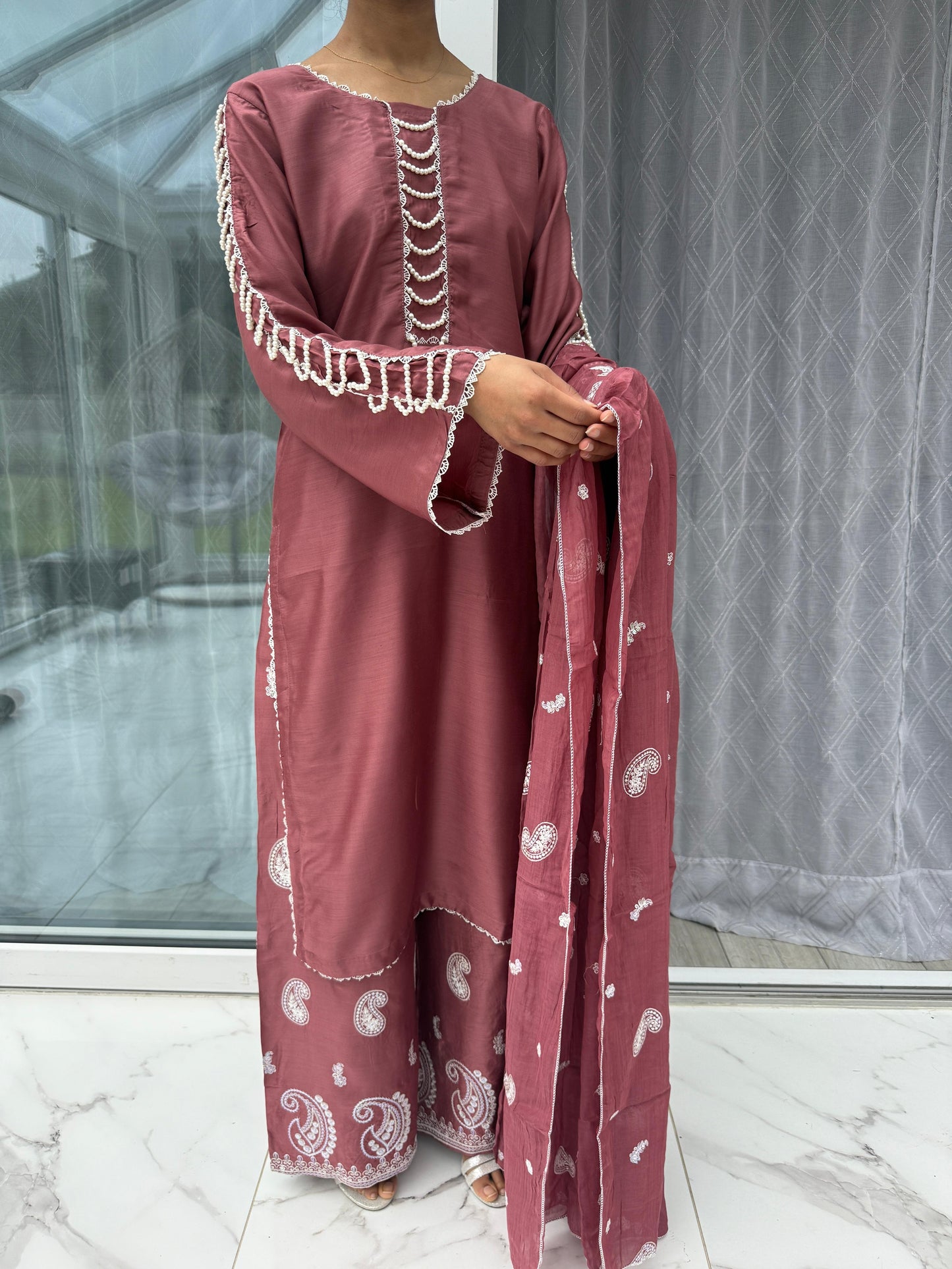 ELYSA - Viscose kameez with pearls and embroidered plazo