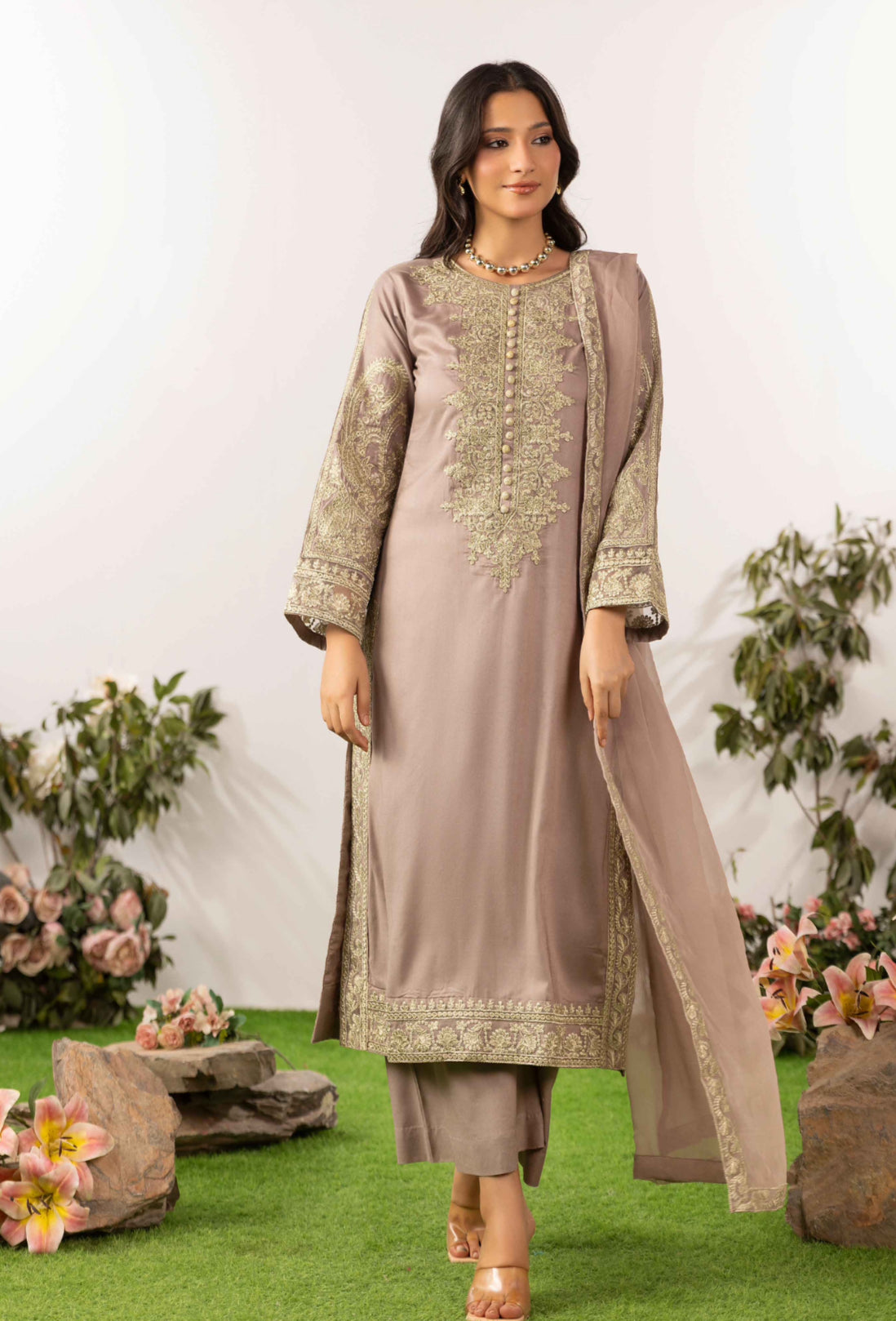 ALIZEH - Embroidered linen kameez with plazo