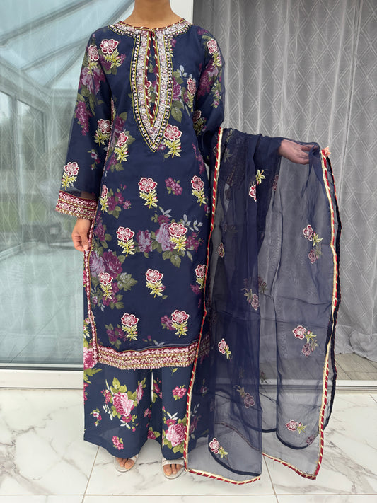 MINAHIL - Embroidered organza/silk printed kameez with plazo Navy blue