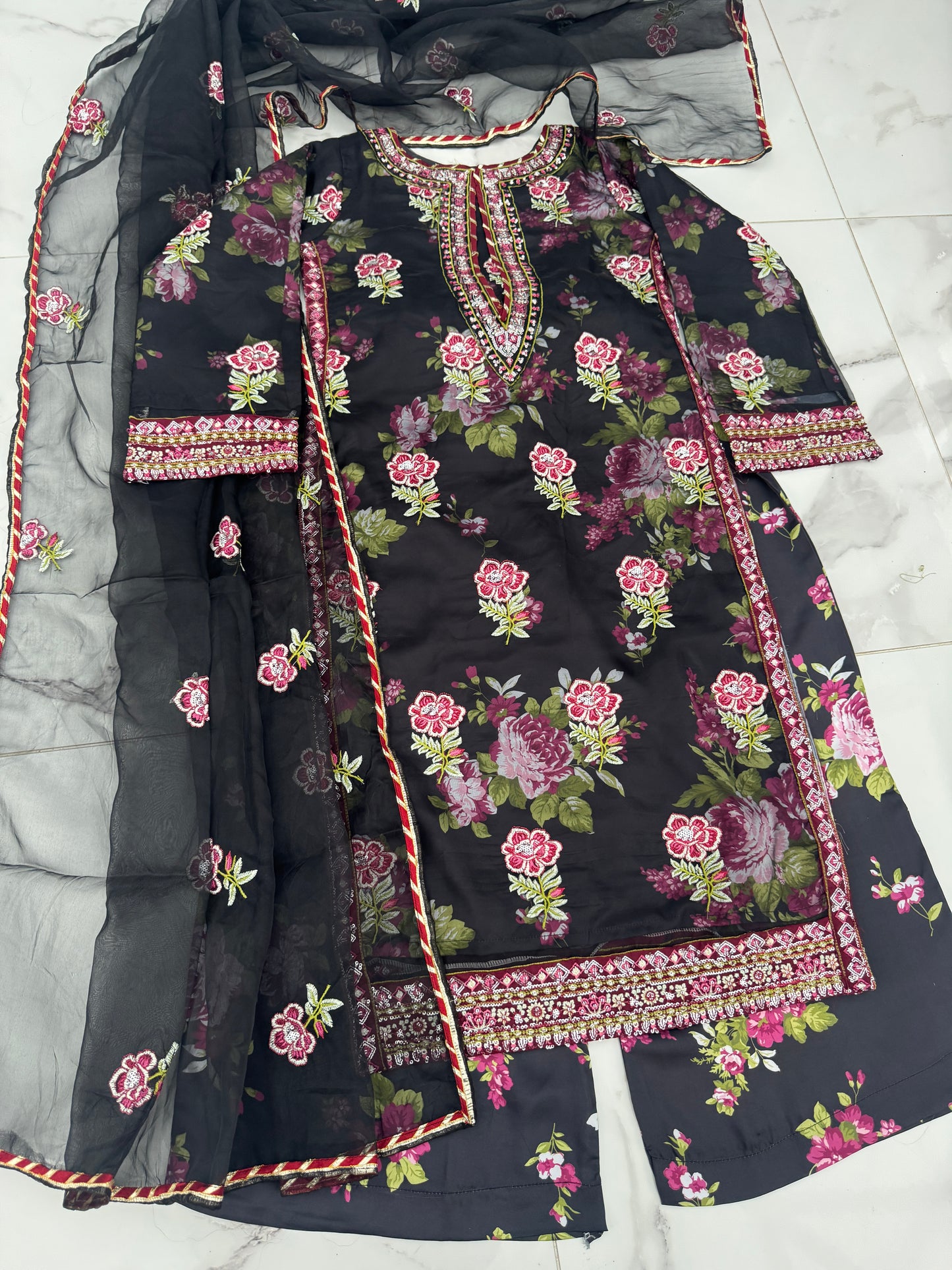 MINAHIL - Embroidered organza/silk printed kameez with plazo Black