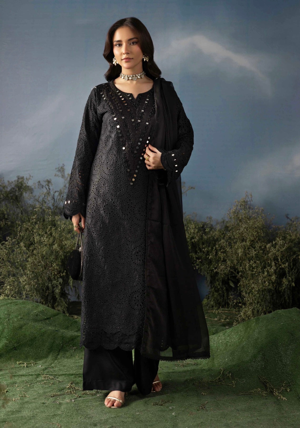 FAYZA - EMBROIDERED LINEN CHIKAN KARI KAMEEZ WITH PLAZO BLACK