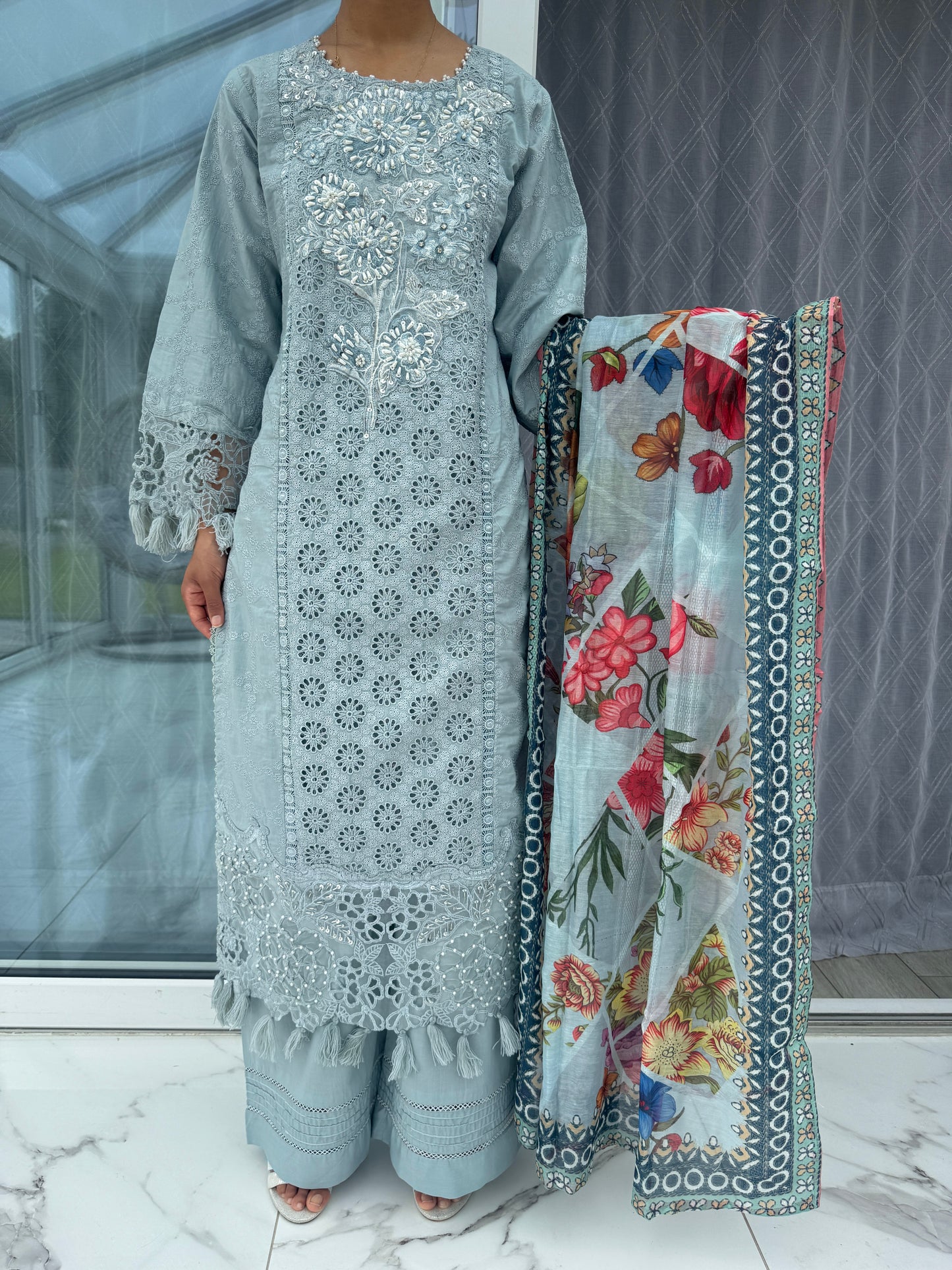 AMNA - Embroidered chikan kari kameez with plazo