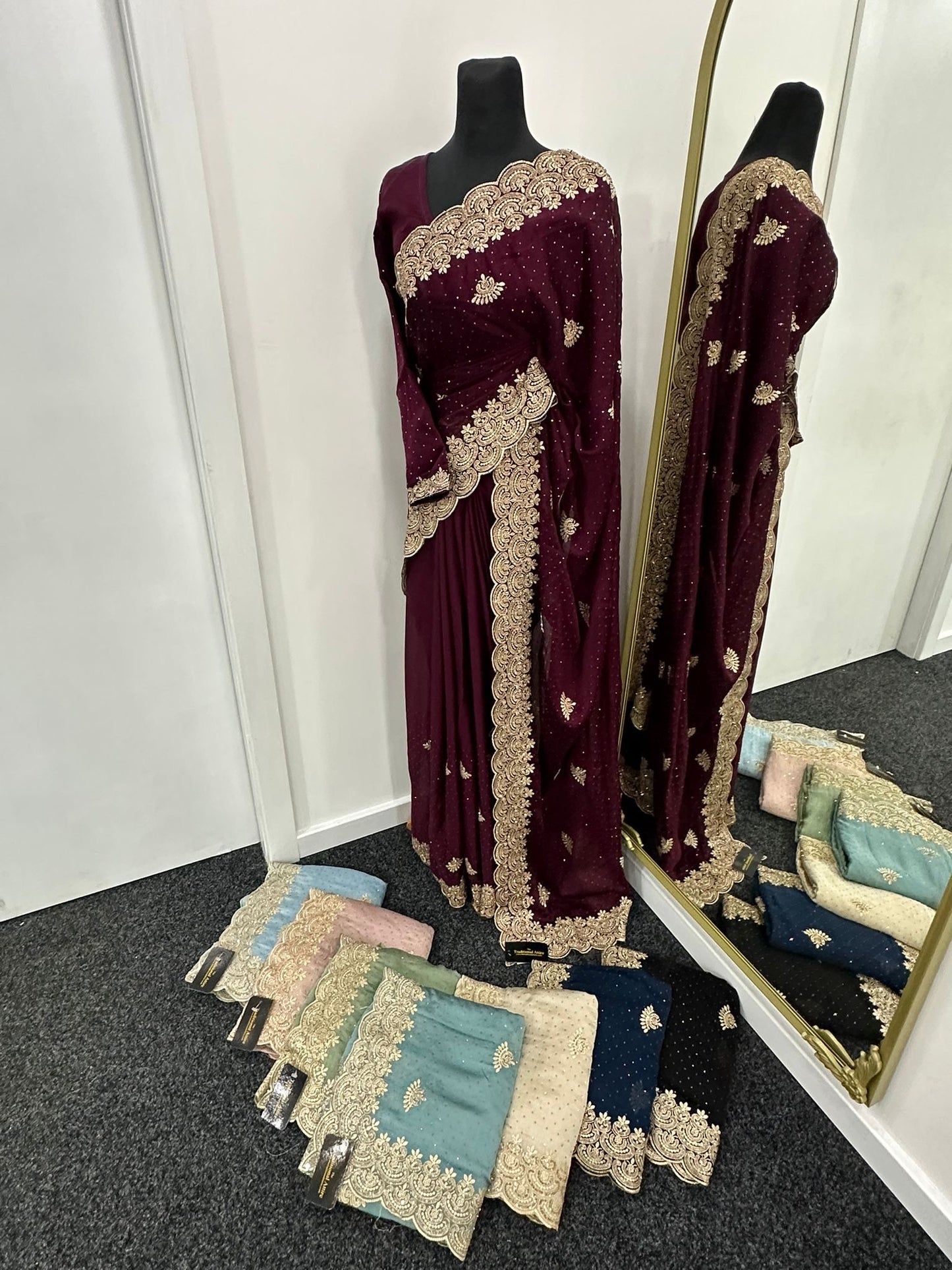 HOORAIN - Stonework Saree