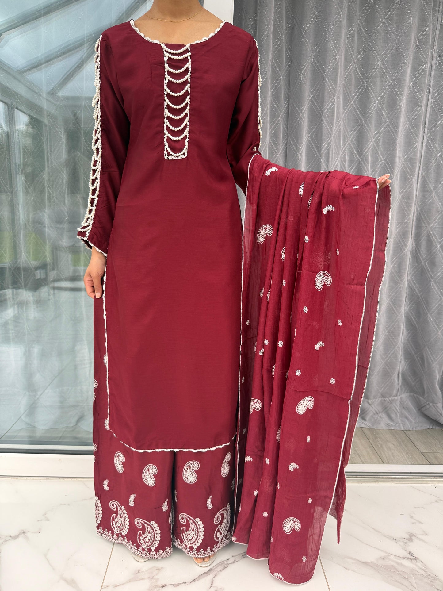 ELYSA - Viscose kameez with pearls and embroidered plazo