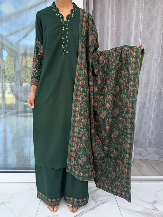 MAHAM GREEN - Embellished Dhanak kameez with embroidered Kashmiri shawl and plazo
