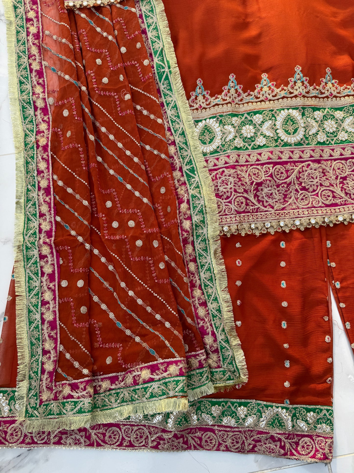 MASTANI - Embroidered chiffon outfit with sharara