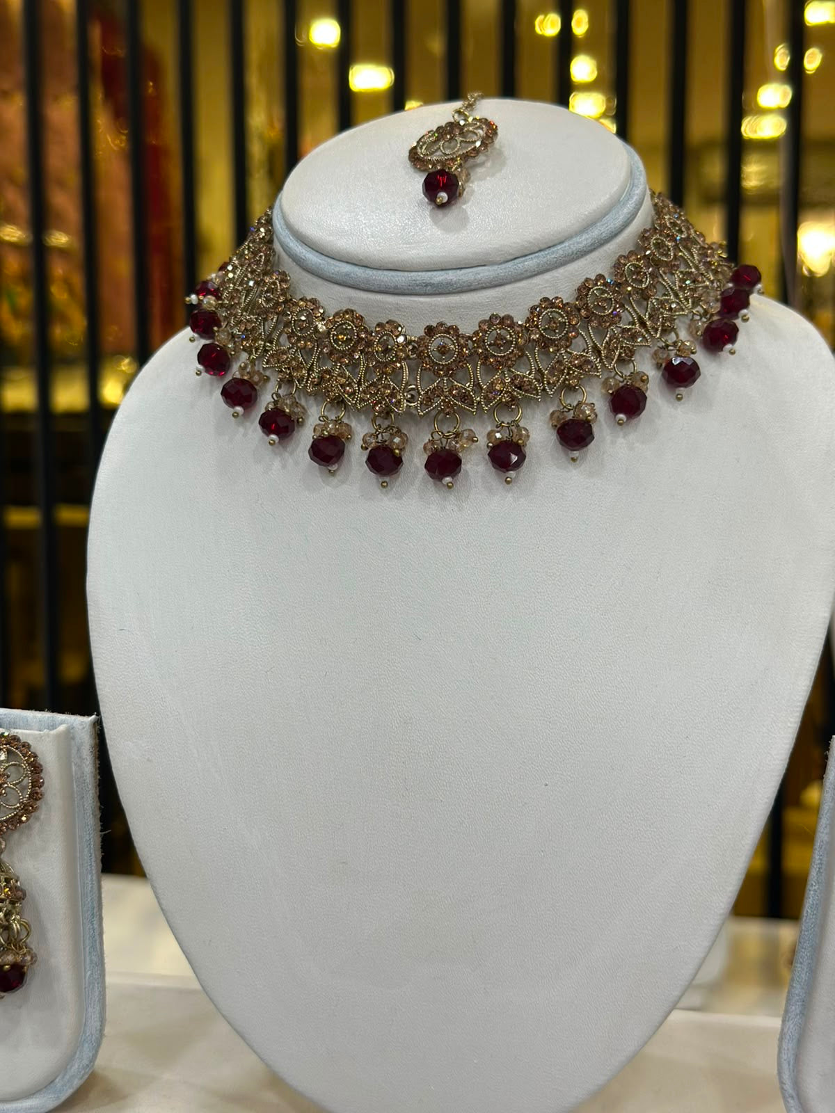 DIYANA MAROON