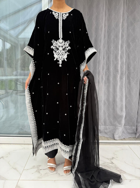 ZAYNA LUX VELVET KAFTAN SIMRANS BLACK