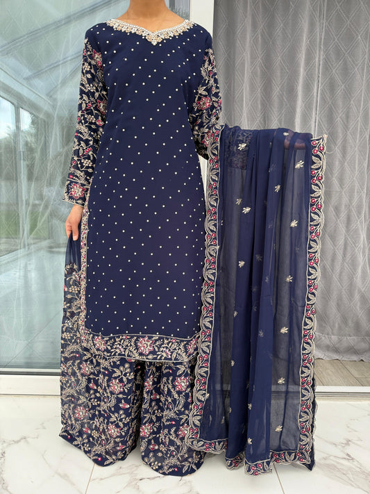 MUSKAAN - Chiffon outfit with embroidered sharara