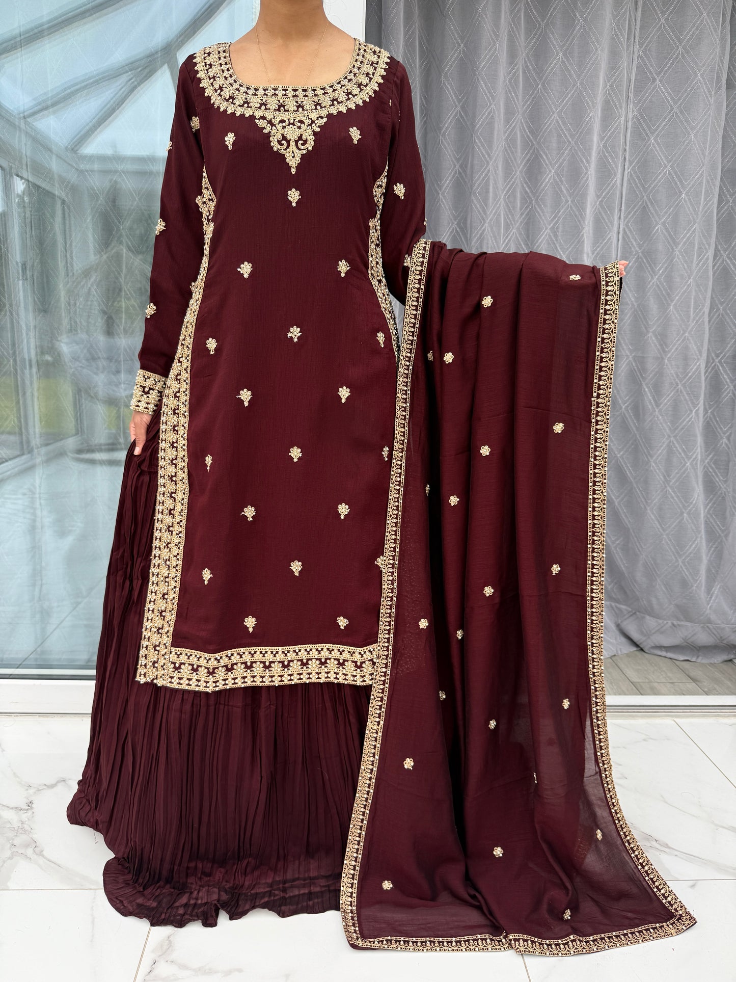 YALINA BROWN - Embroidered kameez with diamanté stonework & lengha