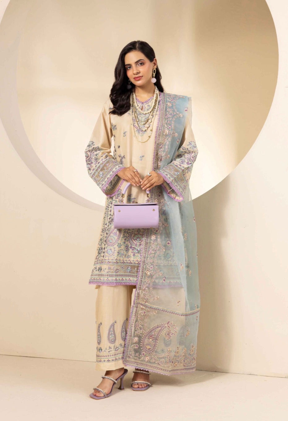 SIMRANS RAYAA - Embroidered soft cotton outfit with plazo