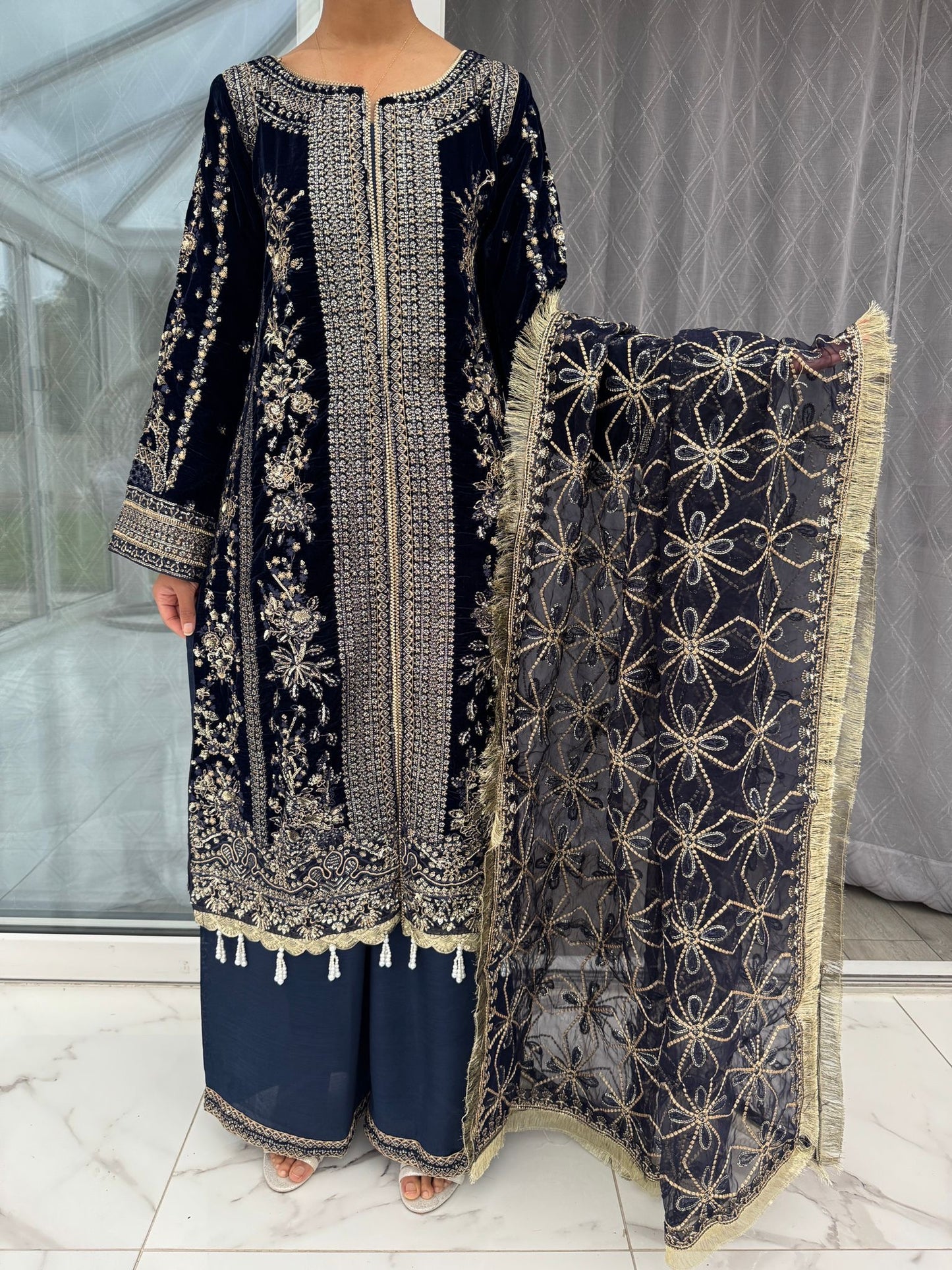 NUREH VELVET NAVY BLUE