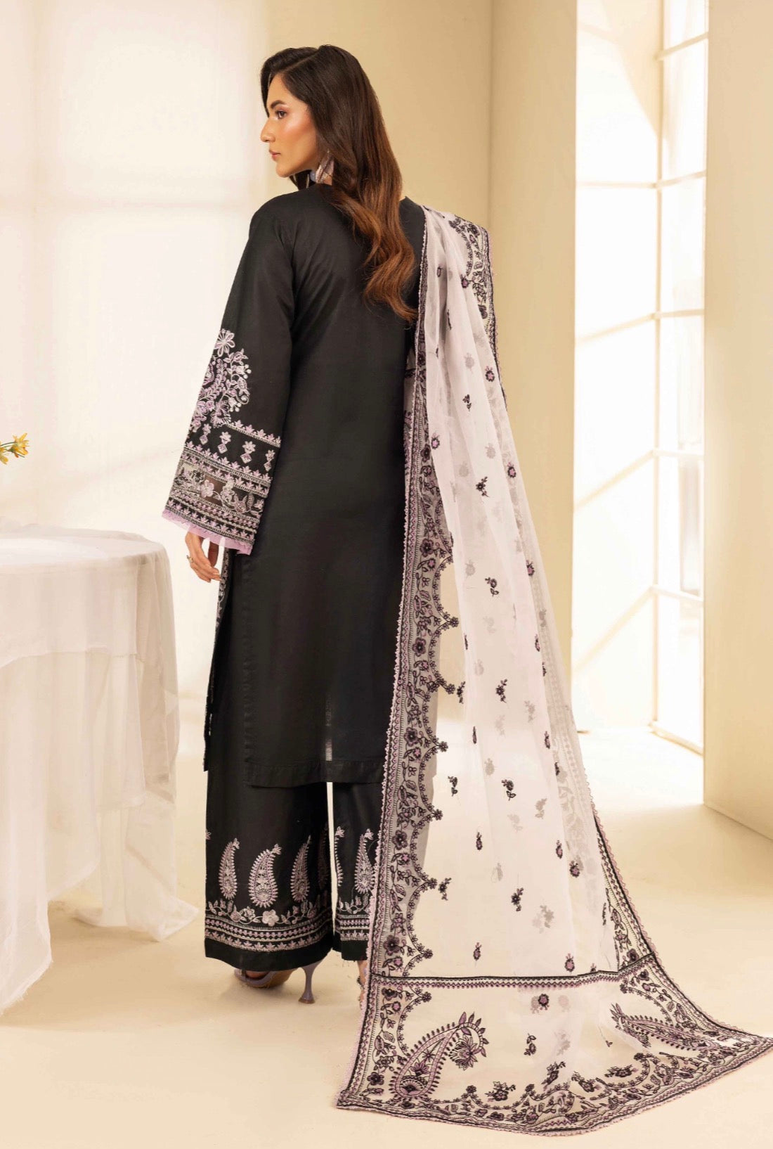 SIMRANS RAYAA - Embroidered soft cotton outfit with plazo
