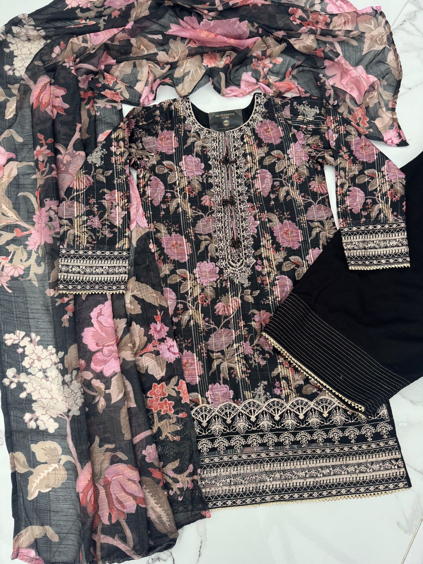 ANDAAZ SIMRANS FARSHI SHALWAR