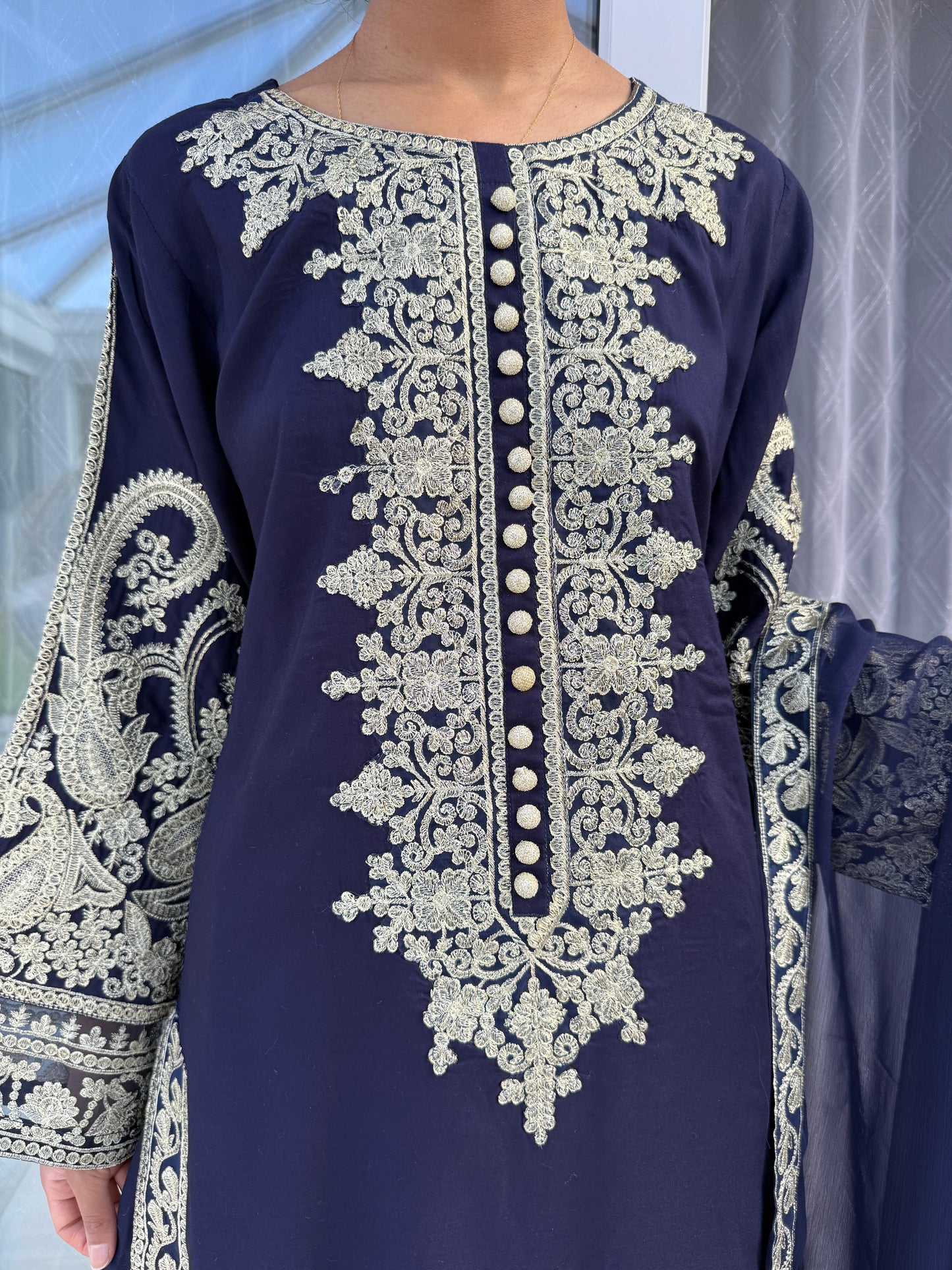 ALIZEH NAVY BLUE - Embroidered linen kameez with plazo