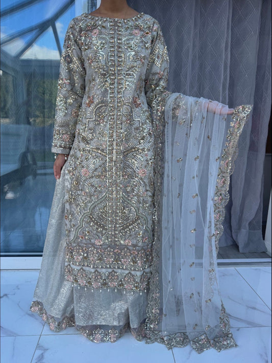 ALAIRA LIGHT GREY - Handwork embellished net outfit with Sharara