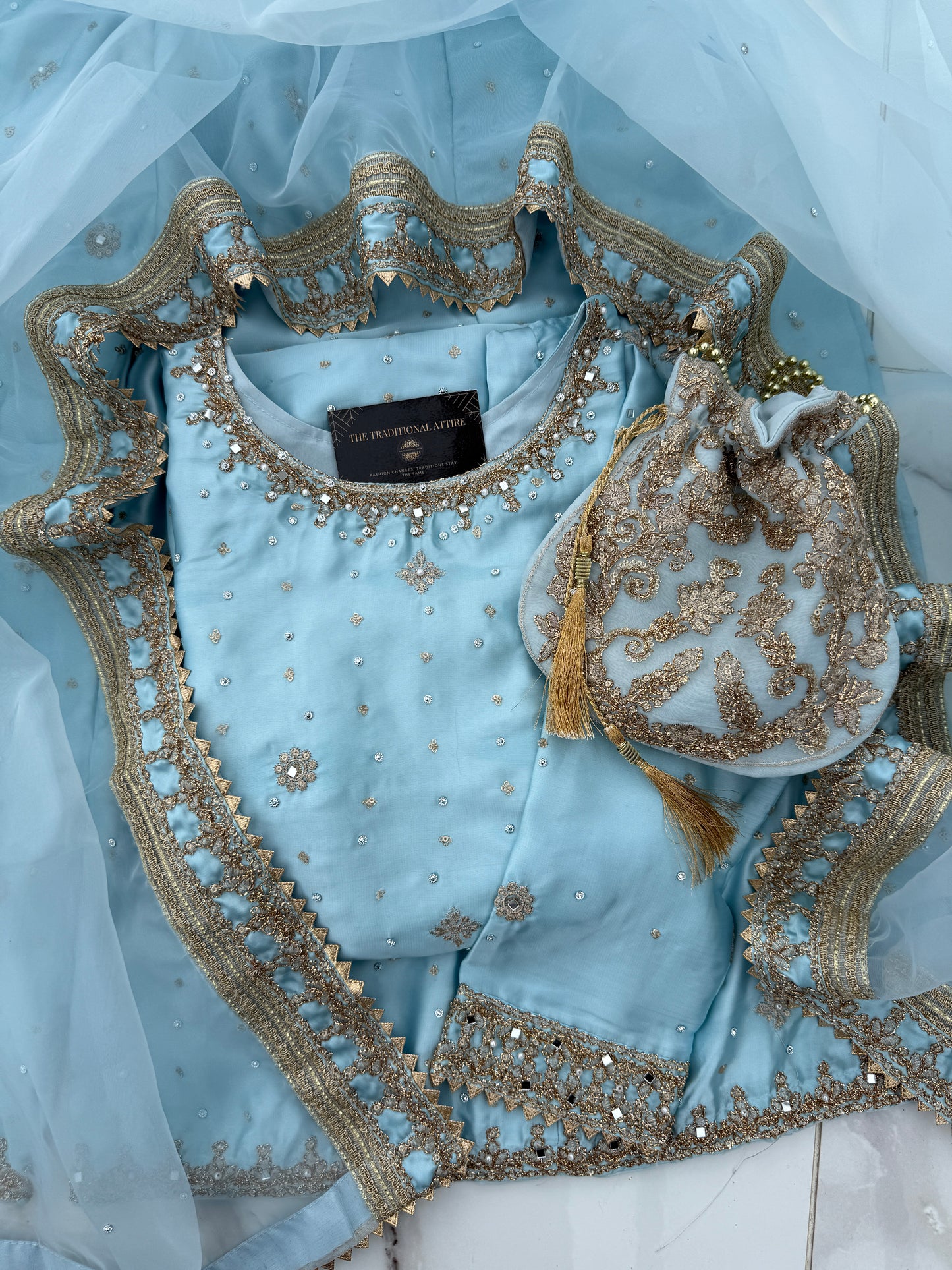 KIARA - Embroidered silk kameez with sharara