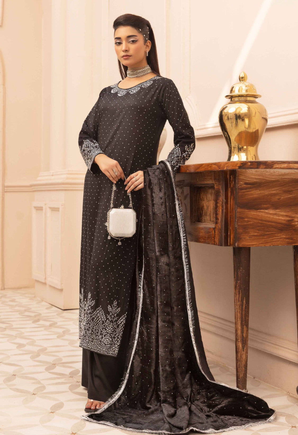CRYSTALS SIMRANS - Luxury DHANAK outfit with diamanté and velvet shawl