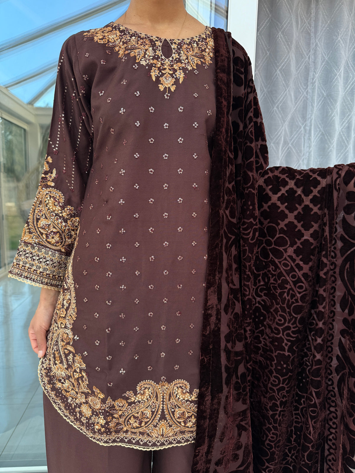 ZIYA SIMRANS - Embroidered Dhanak kameez with plazo & plachi shawl