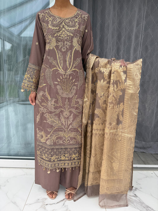 AIRA MOCHA - Embroidered linen kameez with jacquard dupatta