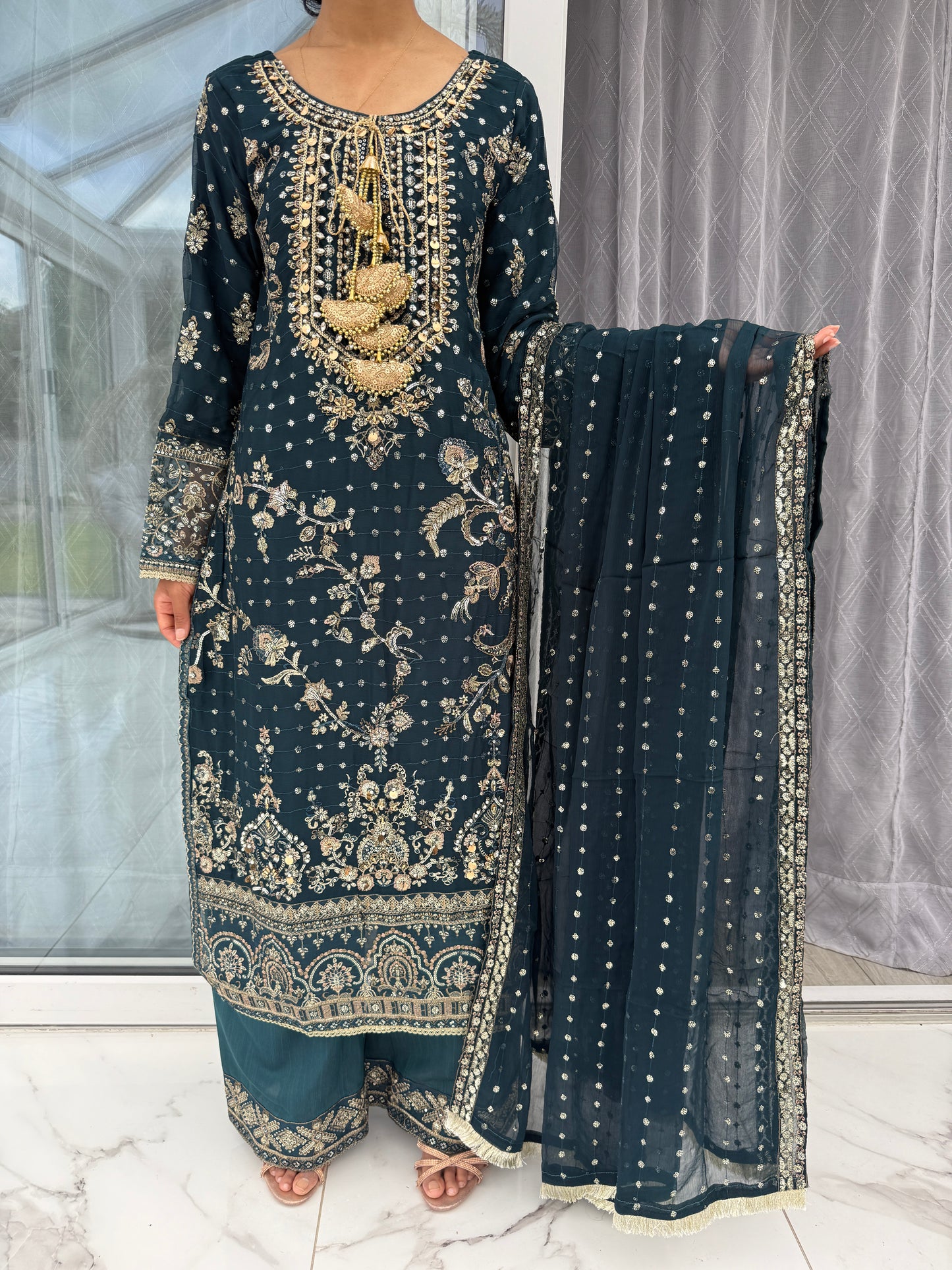QARINA - Embroidered chiffon kameez with plazo