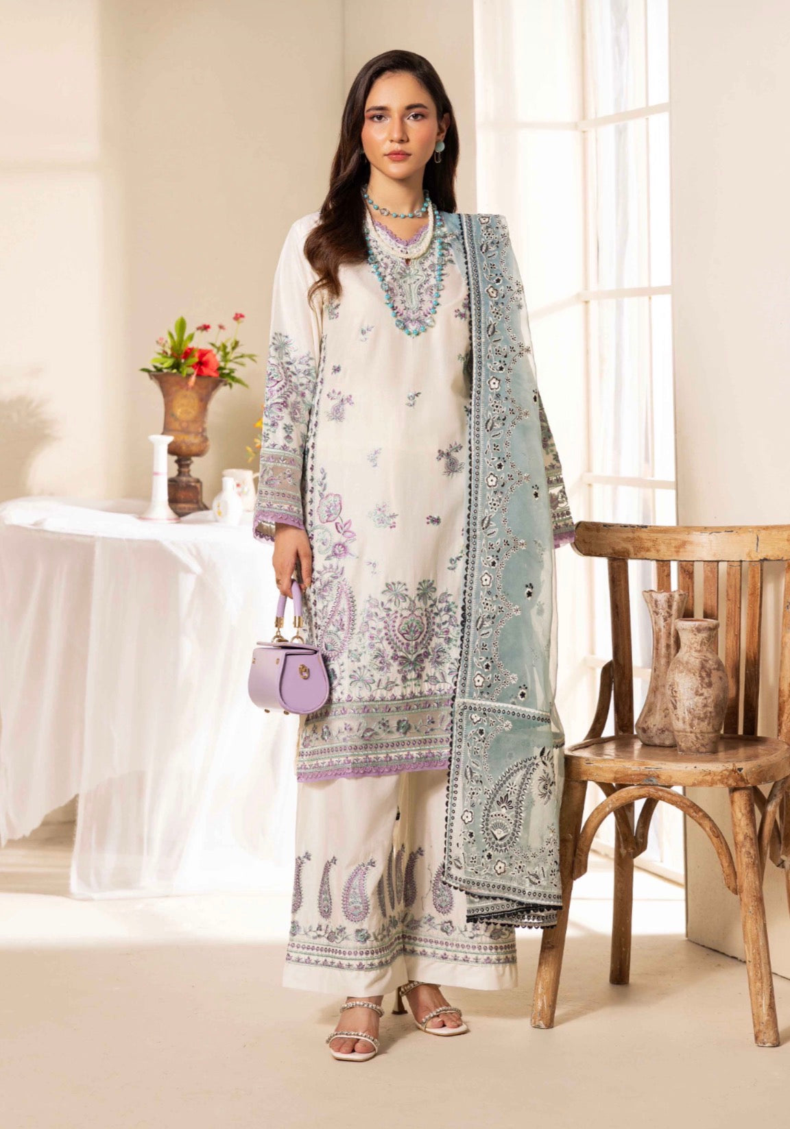 SIMRANS RAYAA - Embroidered soft cotton outfit with plazo