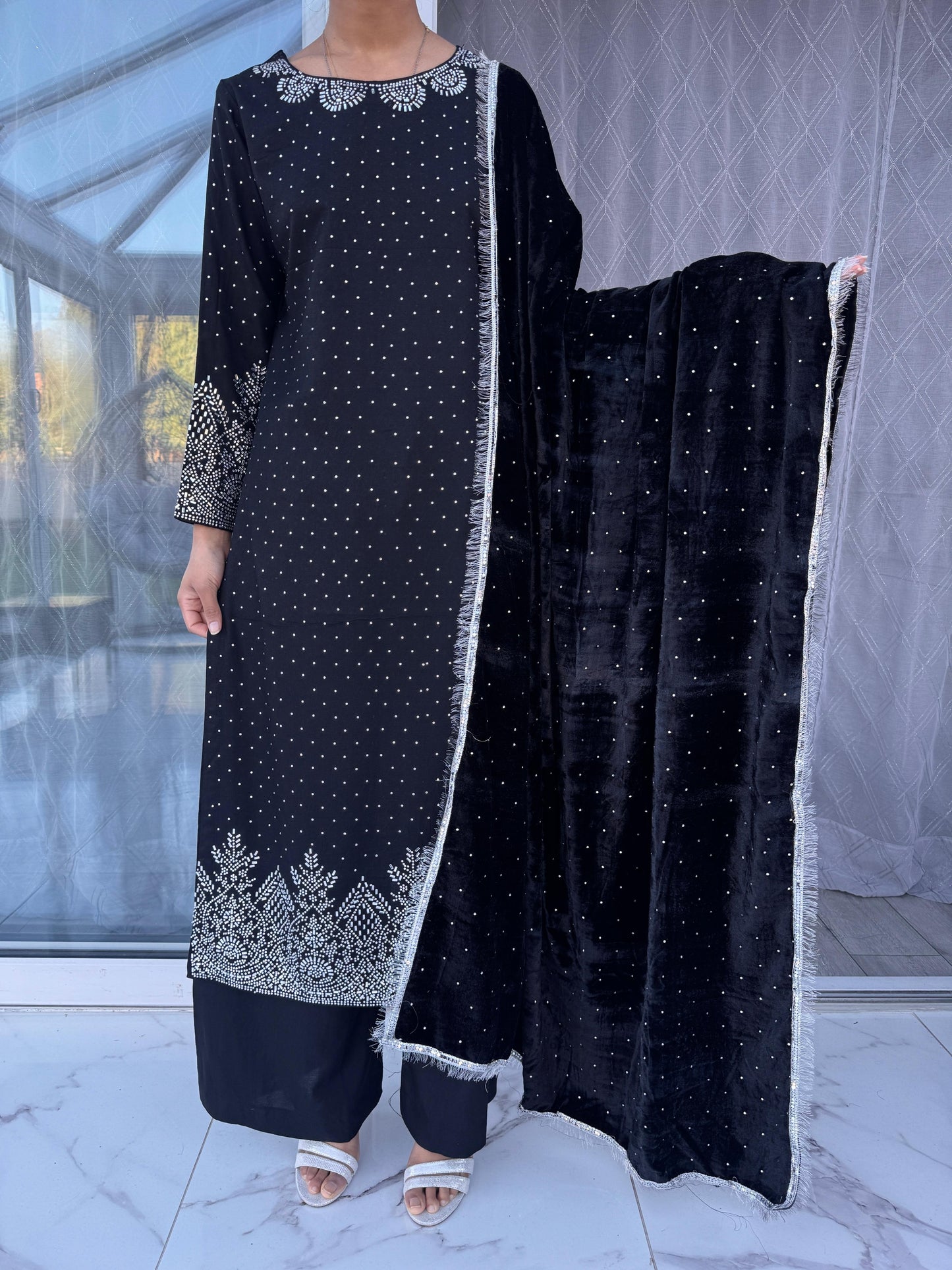 CRYSTALS SIMRANS - Luxury DHANAK outfit with diamanté and velvet shawl