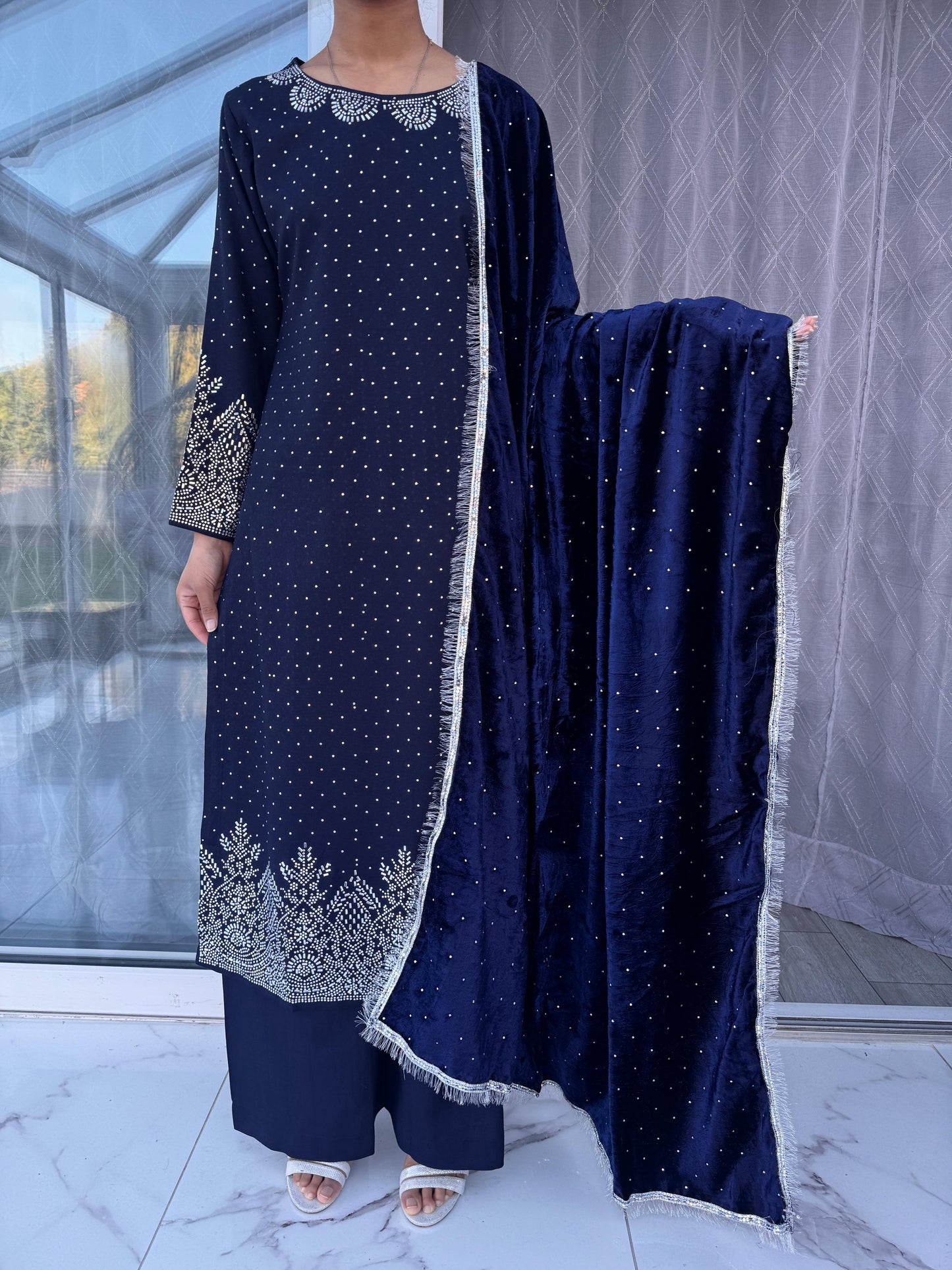 CRYSTALS SIMRANS - Luxury DHANAK outfit with diamanté and velvet shawl