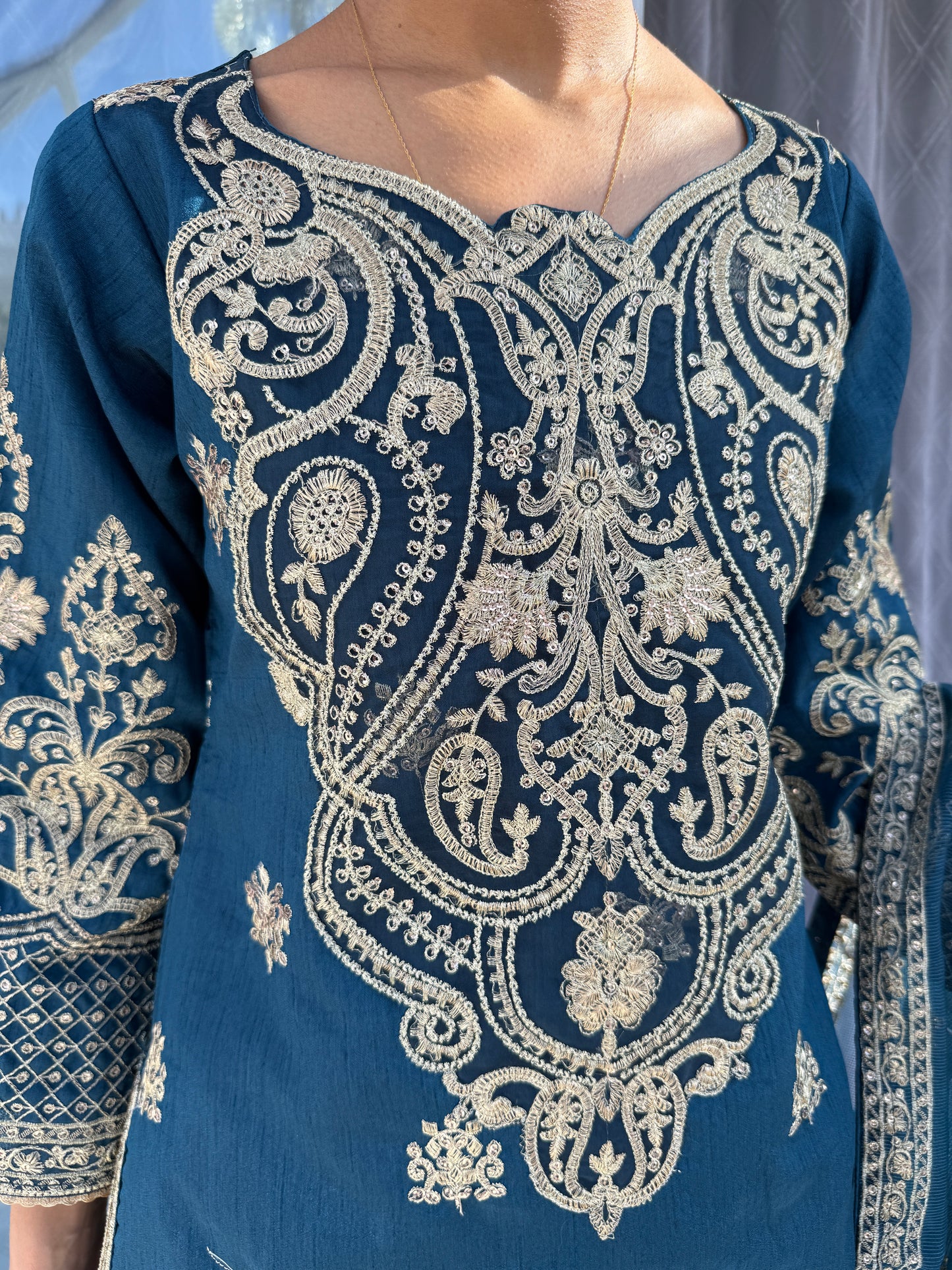 MUSKAAN - Embroidered raw silk kameez with plazo