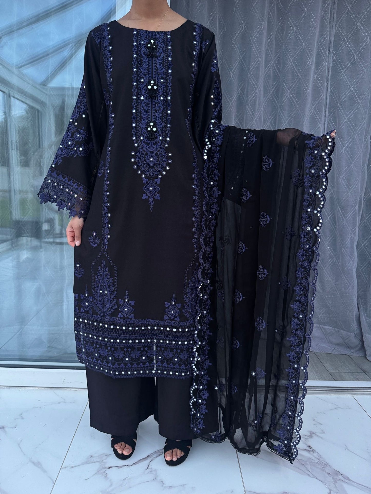 UNAIZA - Embroidered Dhanak collection with chiffon duppatta/plazo Black