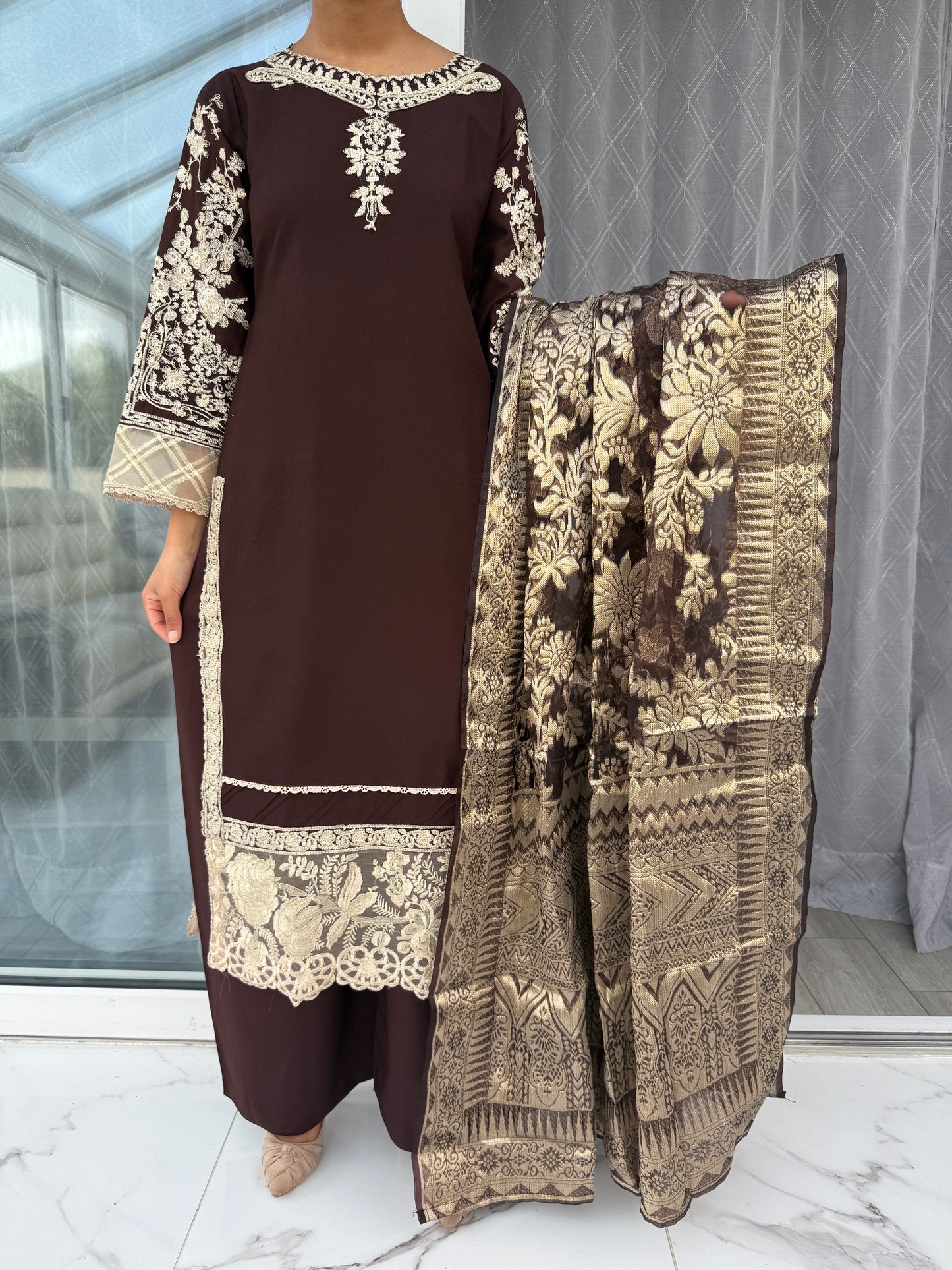 SIMRANS CHARISMA COLLECTION - CHOCOLATE BROWN