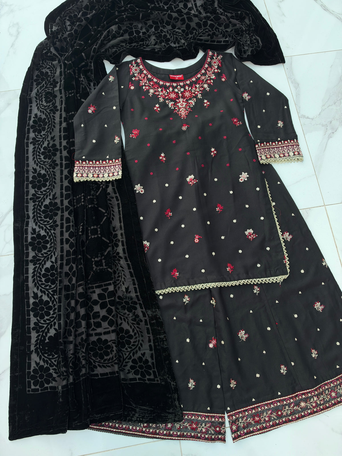 ZIYA SIMRANS - Embroidered Dhanak kameez with sharara & plachi shawl