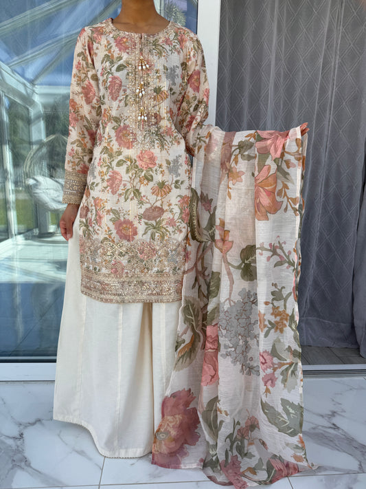 AYNAZ - Printed and embroidered monar kameez with kali sharara (peach flowers)