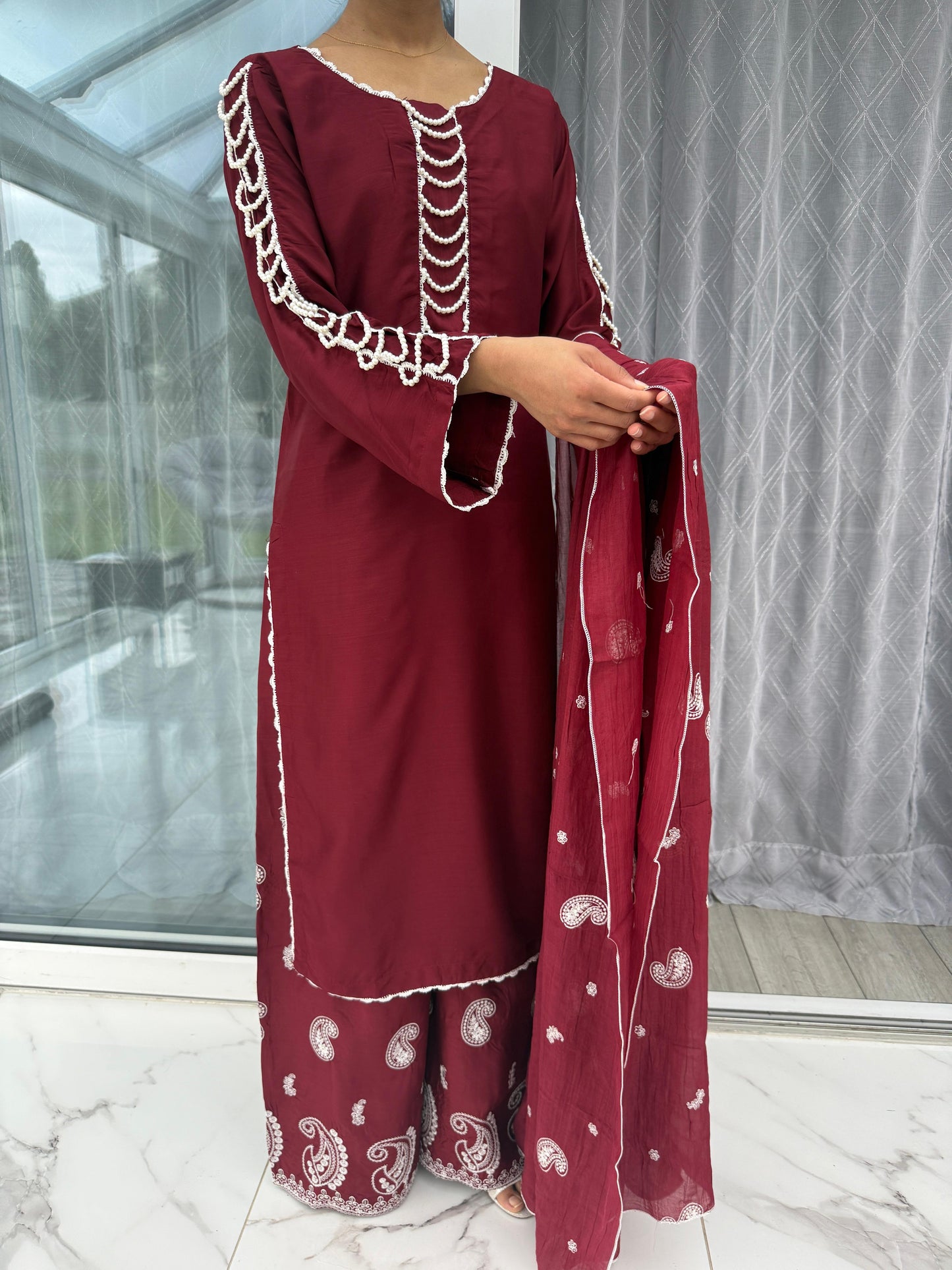 ELYSA - Viscose kameez with pearls and embroidered plazo