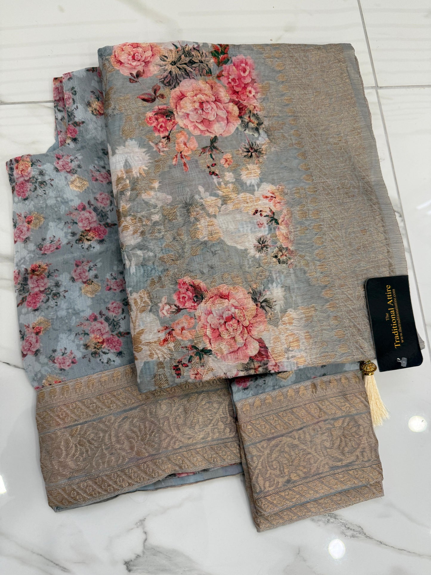 LAILA - Floral printed Saree