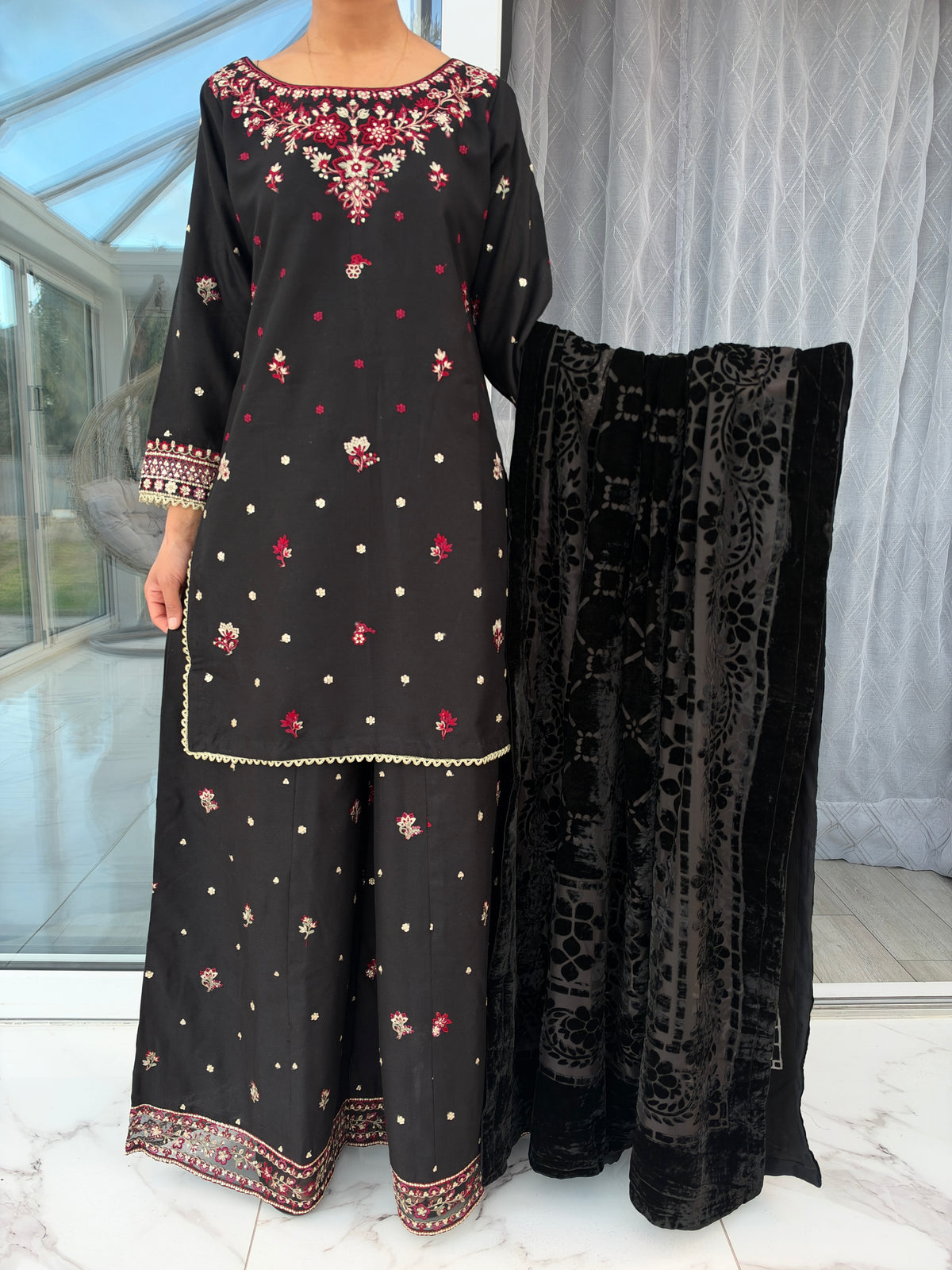 ZIYA SIMRANS - Embroidered Dhanak kameez with sharara & plachi shawl