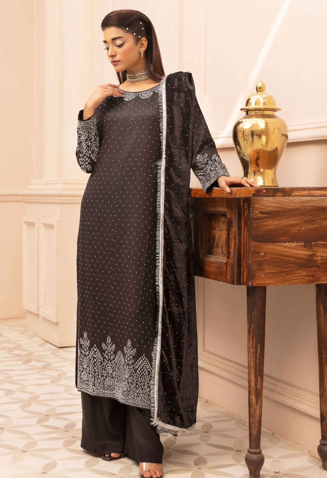 CRYSTALS SIMRANS - Luxury DHANAK outfit with diamanté and velvet shawl