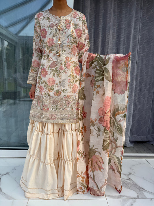 AYNAZ - Printed and embroidered monar kameez with tiered gharara (peach flowers)