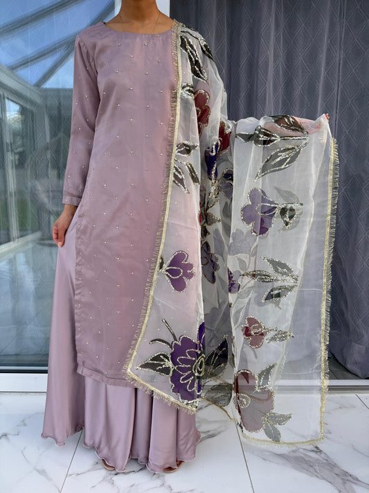 SUHANA - Organza and silk outfit with hand painted dupatta