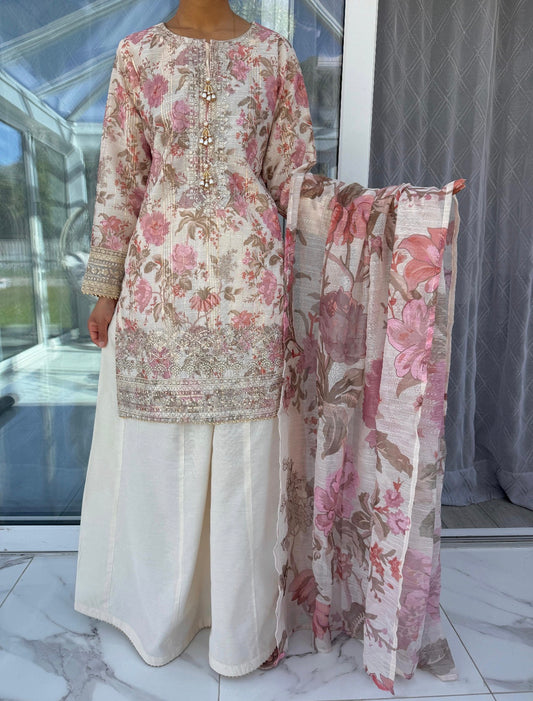 AYNAZ Pink flowers - Printed and embroidered Monar kameez with Kali sharara
