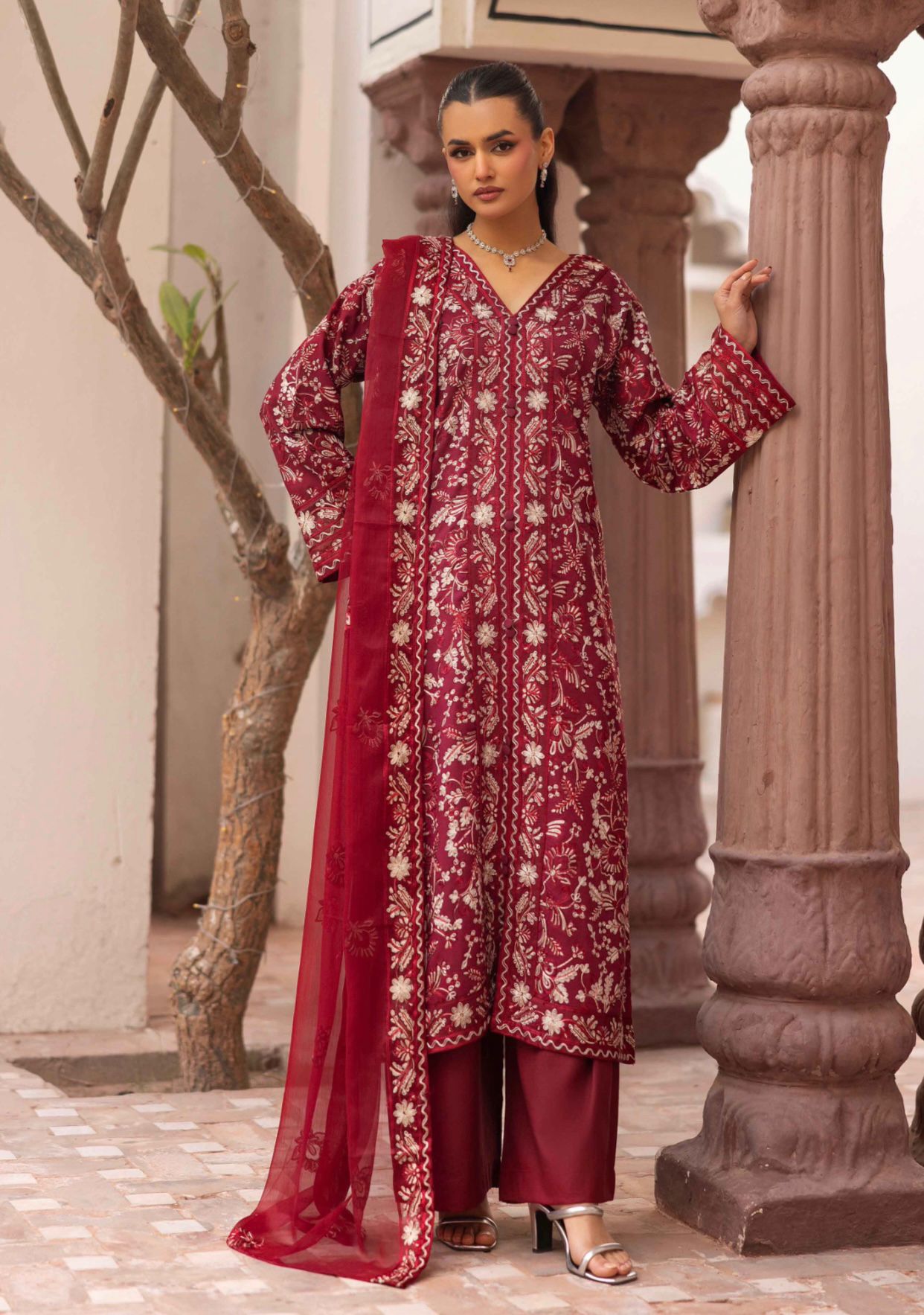 INAYA - Embroidered Linen kameez Eid festive