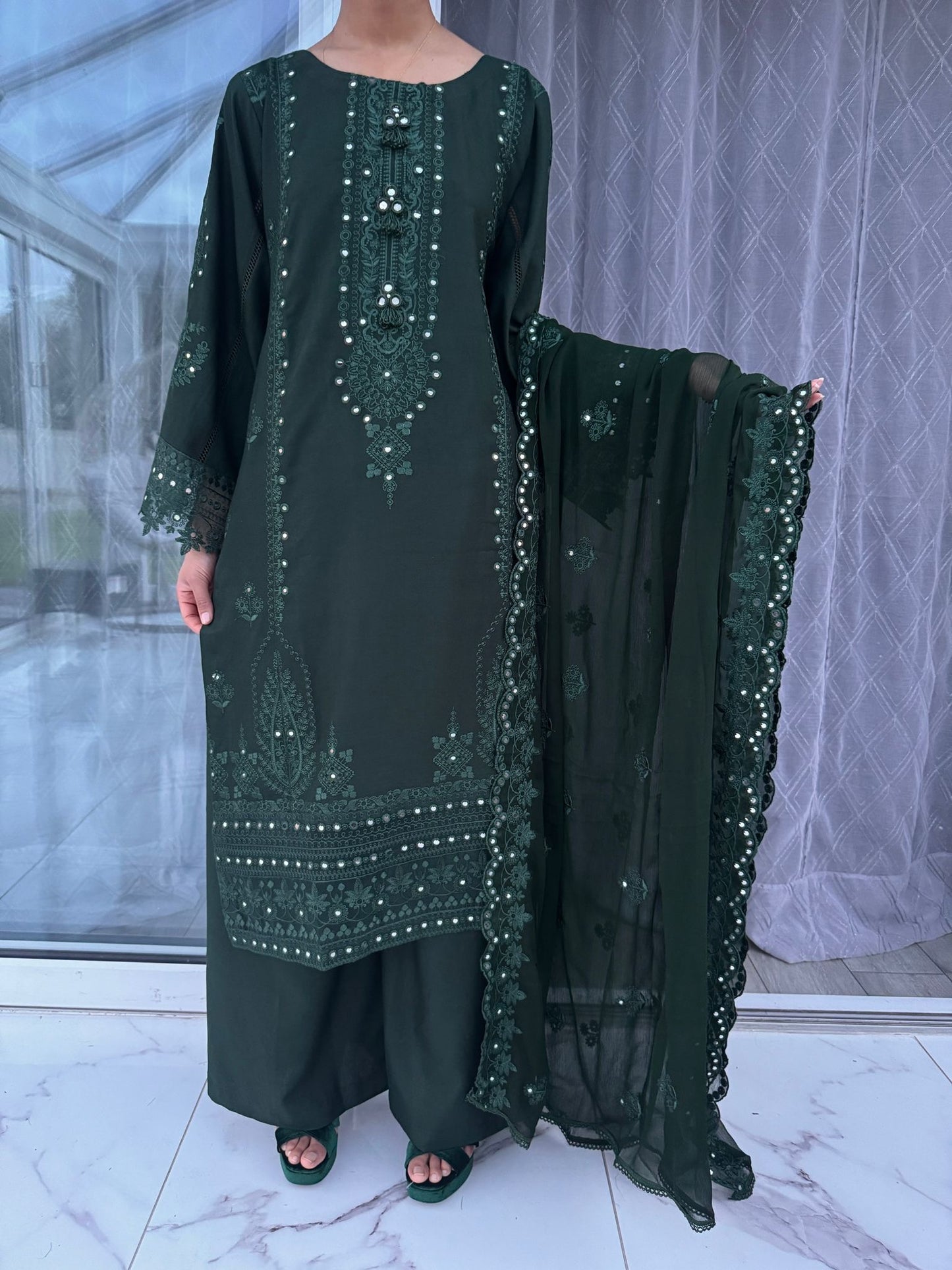 UNAIZA - Embroidered Dhanak collection with chiffon duppatta/plazo Green