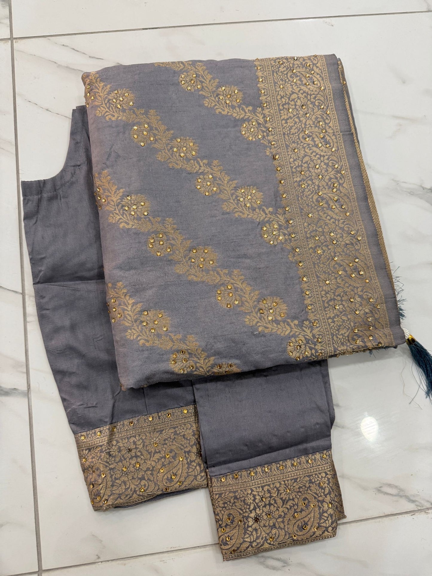 RANIYA- Katan Saree