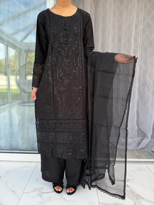 SAJAL - Embroidered viscose kameez with sequins