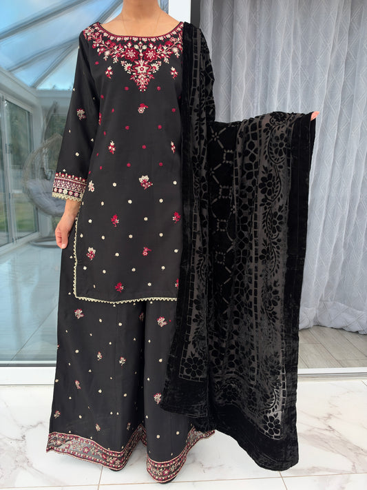 ZIYA SIMRANS - Embroidered Dhanak kameez with sharara & plachi shawl