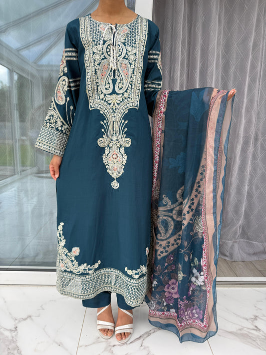SIMRANS ETHNIC KAFTAN - Embroidered kaftan style kameez with straight trousers