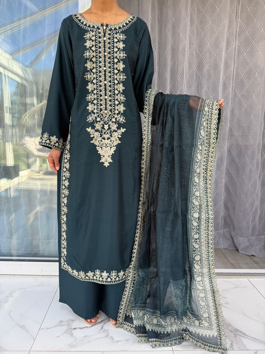 HIBA - Embroidered viscose outfit with plazo