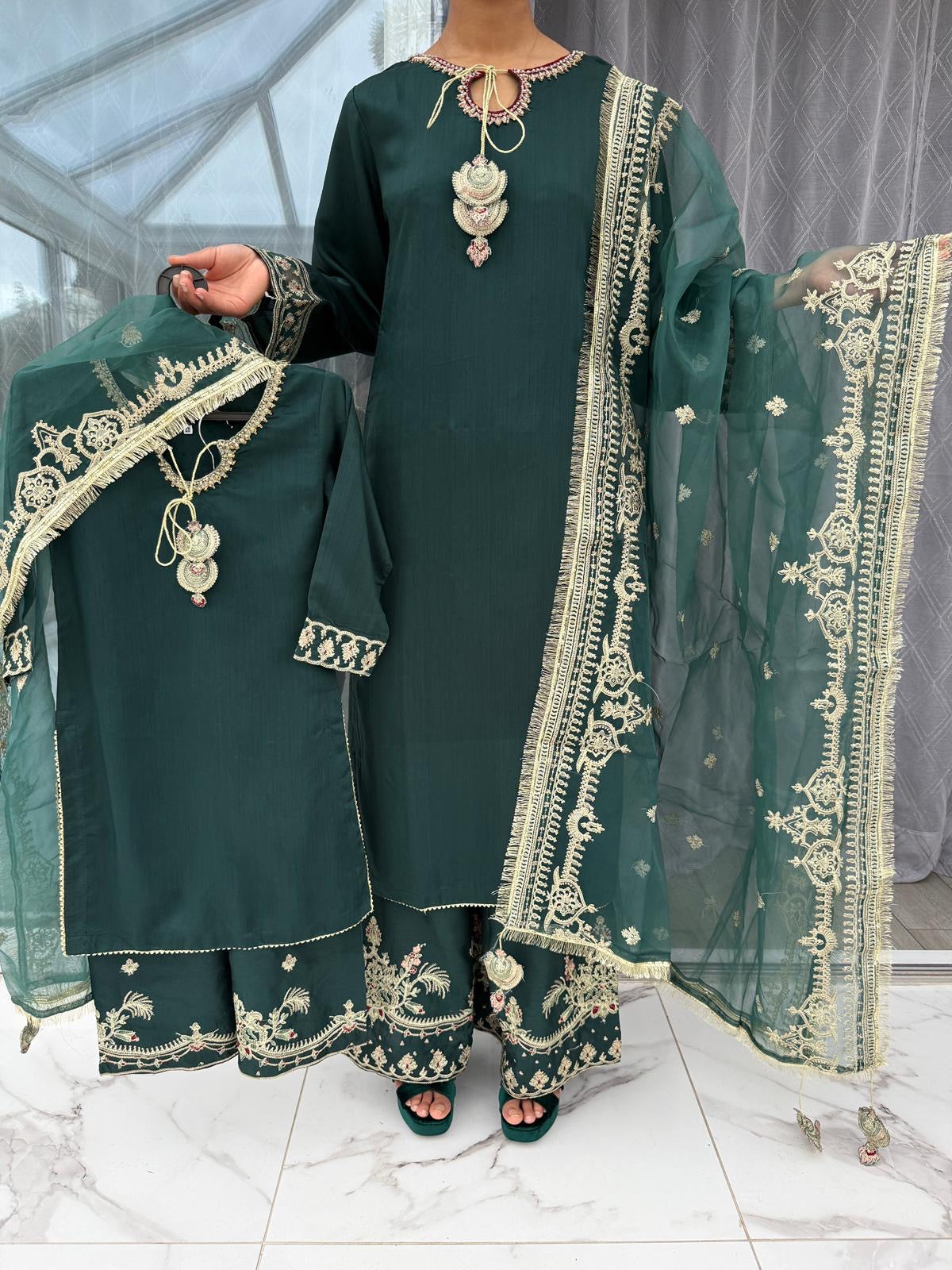 ADAA - Mother and daughter collection